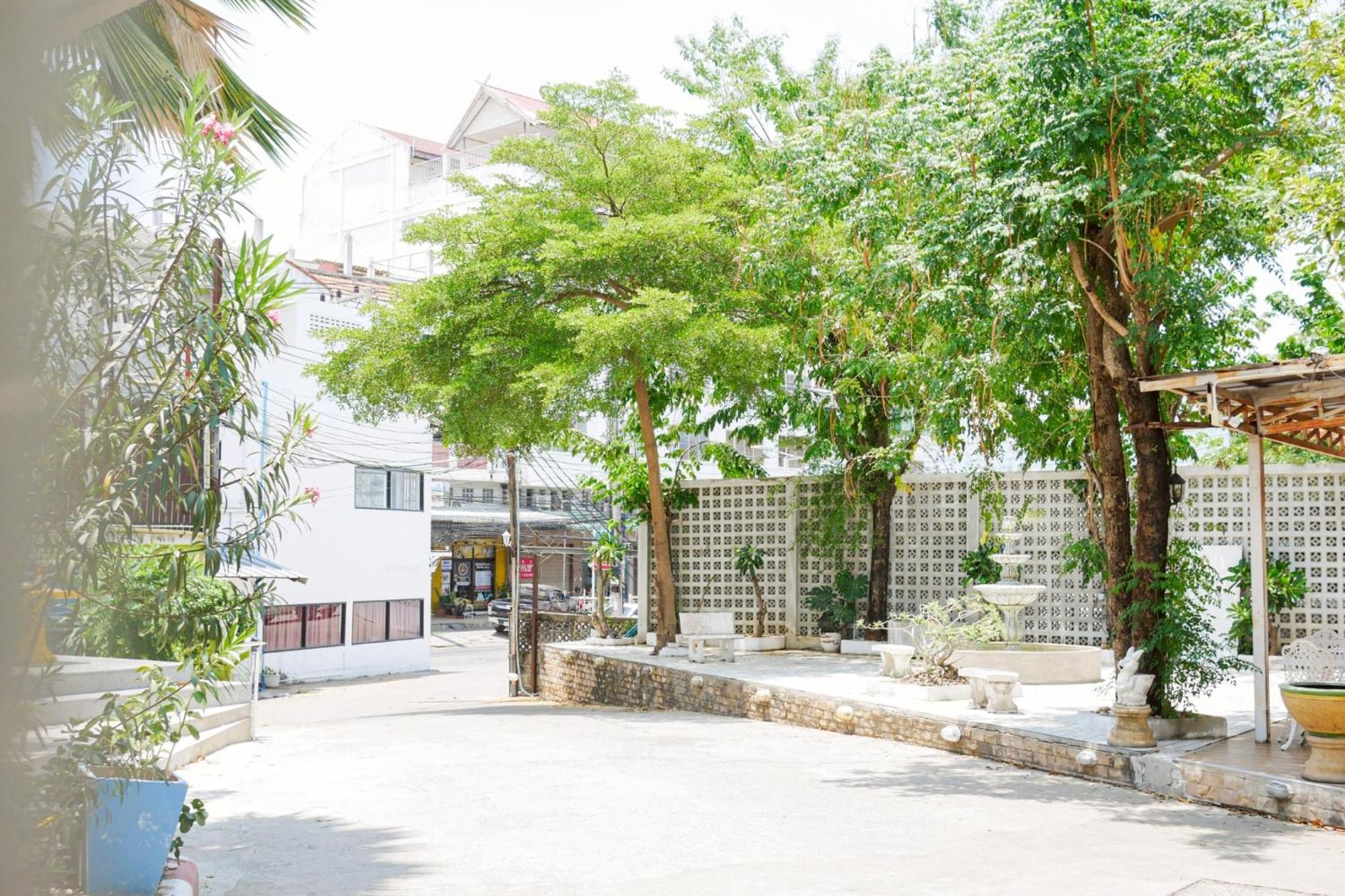Rak Kun Resort 2 Nakhon Sawan Exterior foto