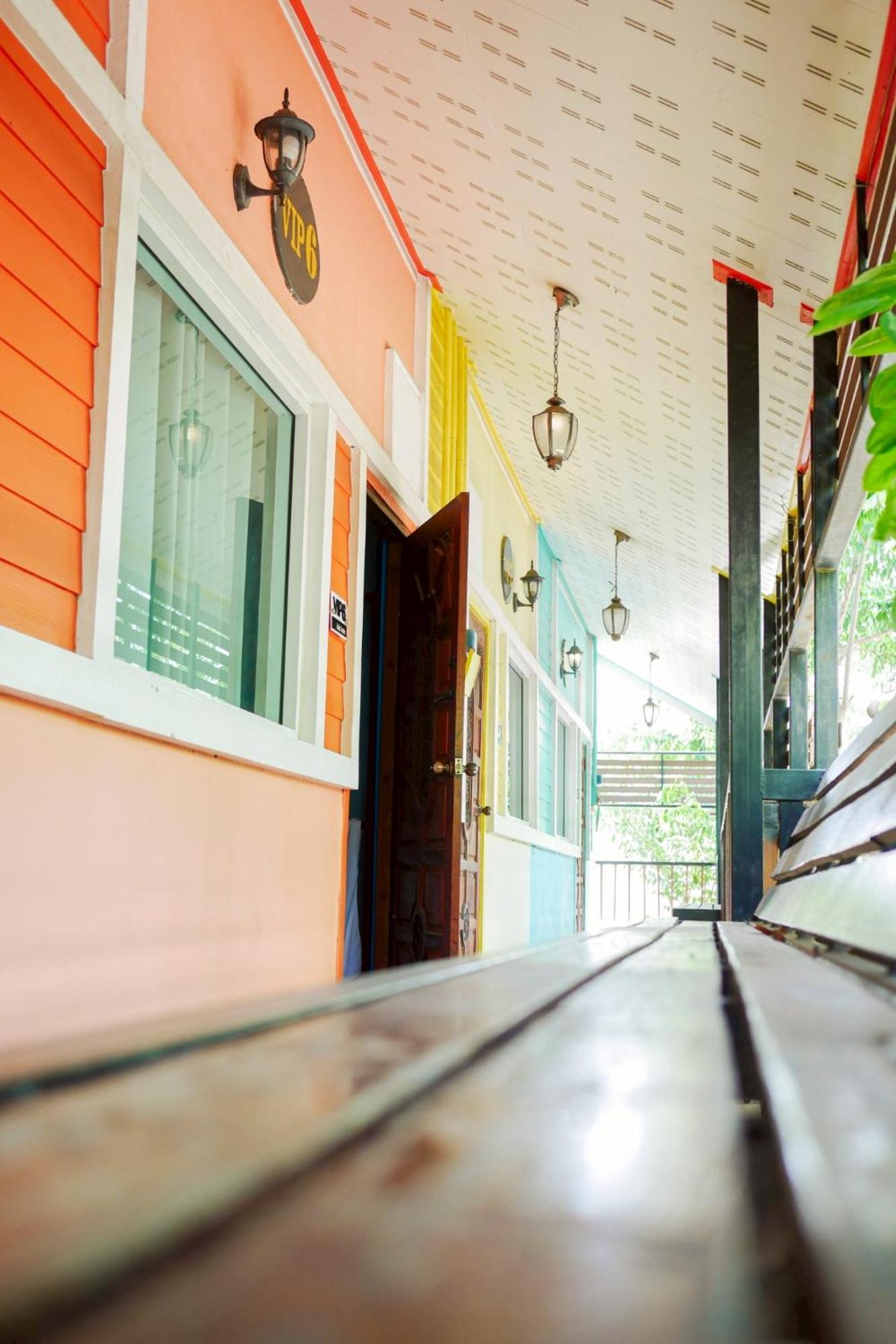 Rak Kun Resort 2 Nakhon Sawan Exterior foto